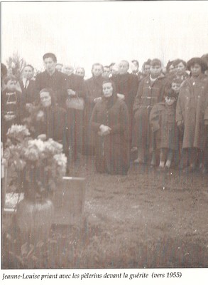 jeanne louise ramonet priant avec les pélerins à kérizinen